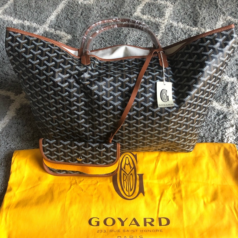 St. Louis Tote